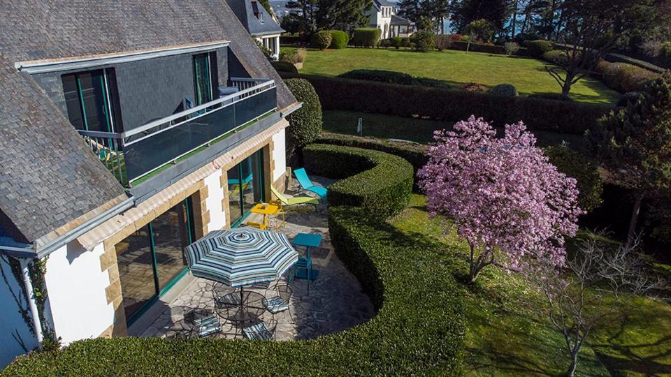 フエナン Ty Menez Bed & Breakfast エクステリア 写真